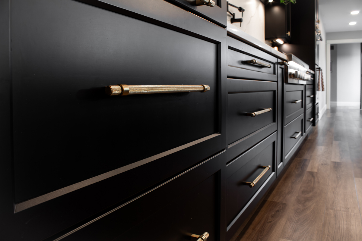 The Bold Modern Kitchen — photo 10