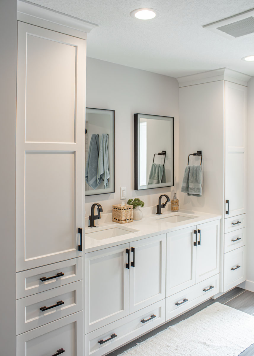 Modern Farmhouse Primary Suite — photo 13