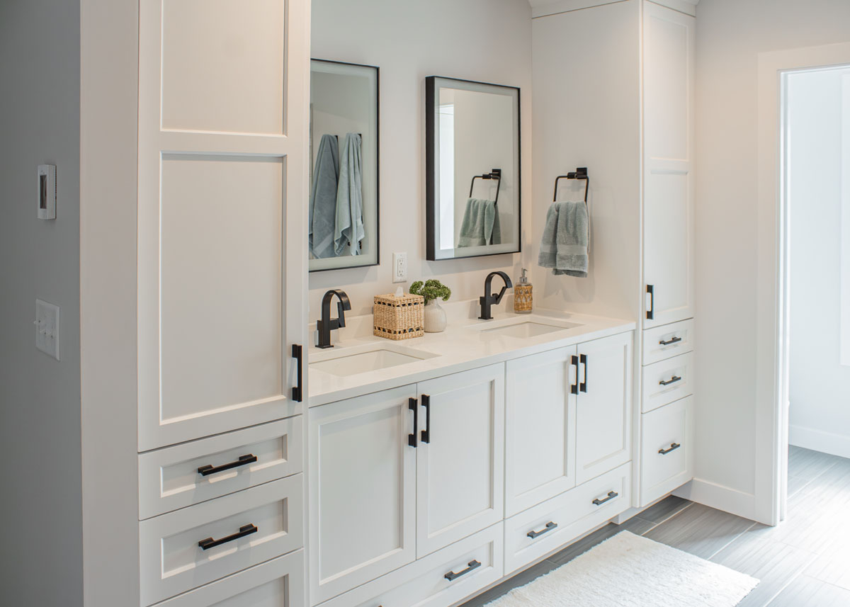Modern Farmhouse Primary Suite — photo 11