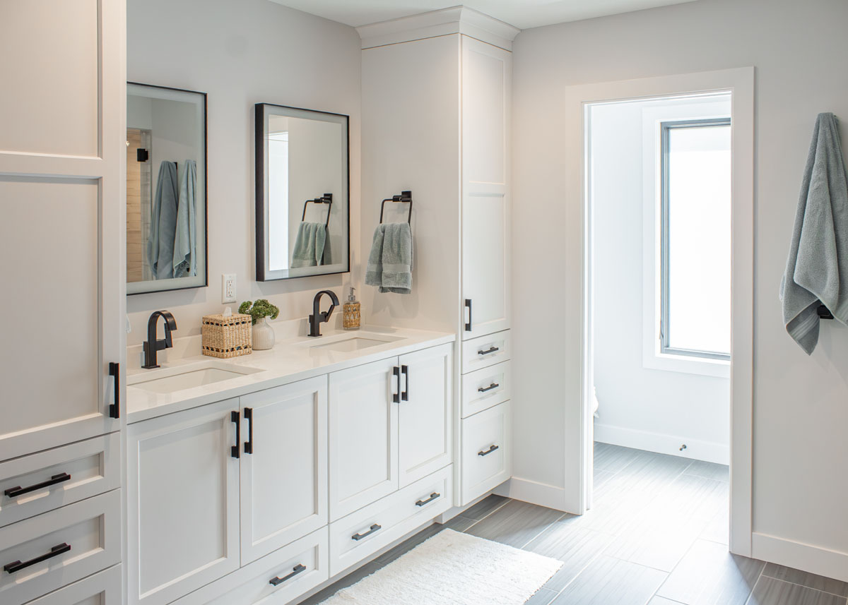 Modern Farmhouse Primary Suite — photo 12