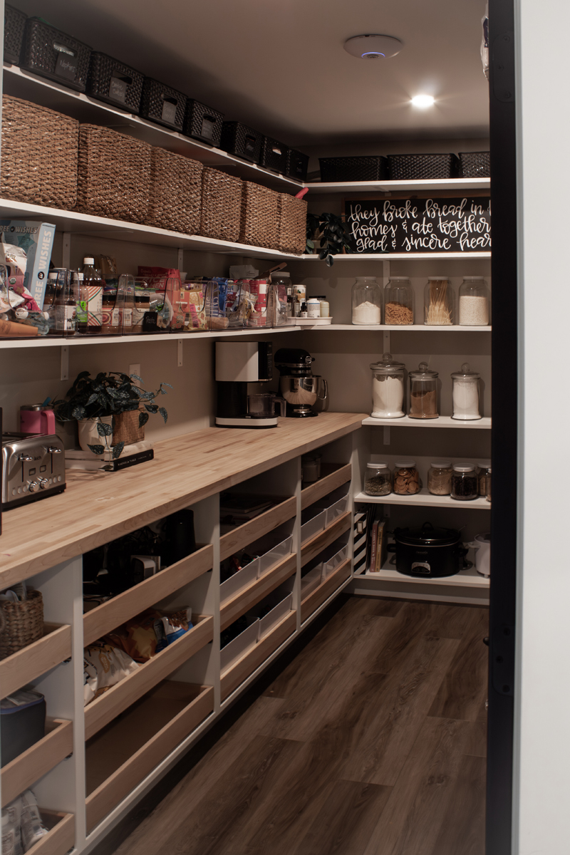 The Bold Modern Kitchen — photo 21
