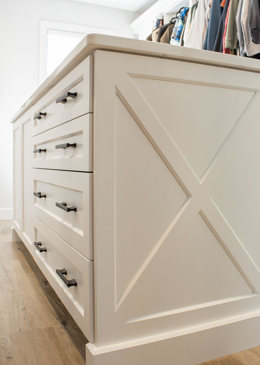 Modern Farmhouse Primary Suite — photo 9