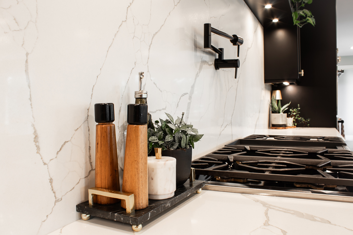 The Bold Modern Kitchen — photo 17